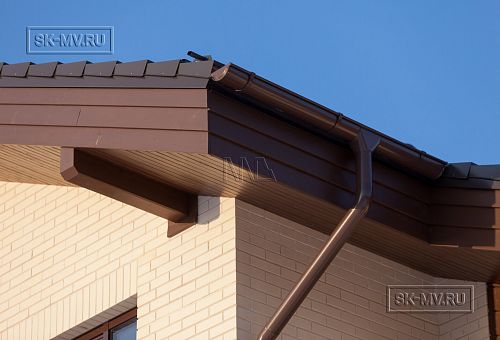 Фото репортаж с места строительства кирпичного дома ок 800 кв м с цоколем и СПА в д Пеники Лен области - 17