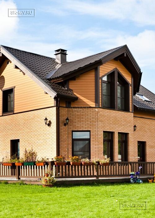 Построенный каркасный теплый дом 150 кв м с эркером и открытой террасой в п Горная Шальдиха