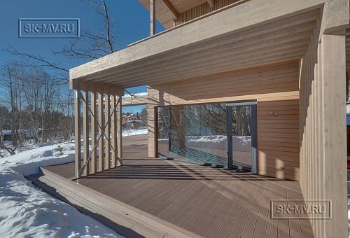 Построенный современный энергоэффективный загородный дом класса премиум с отделкой планкеном в Выборгском районе - 71