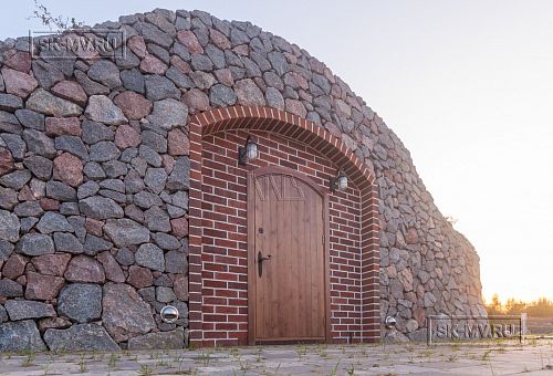 Фото репортаж с места строительства кирпичного дома ок 800 кв м с цоколем и СПА в д Пеники Лен области - 52