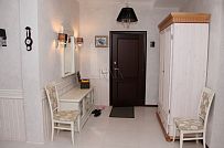 Дизайн интерьера в классическом стиле загородного дома с мансардой в кп Галактика - мини - 21