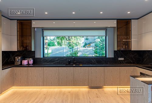 Пример внутренней отделки П-образного загородного дома в Сестрорецке - 23