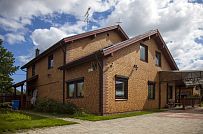 Строительство двухэтажного каркасного коттеджа 263 кв м с балконом, террасой и навесом для автомобилей в п Володарский - мини - 11