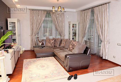 Дизайн интерьера в классическом стиле загородного дома с мансардой в кп Галактика - 28