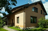 Строительство двухэтажного каркасного дома около 250 кв м с мансардными окнами и разноуровневой кровлей в п Володарский - мини - 23