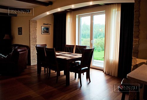 Дизайн интерьера двухэтажного загородного коттеджа с эркером в кп Зеркальный - 4