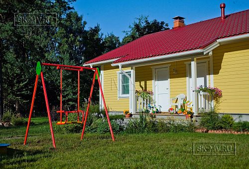 Строительство одноэтажного каркасного дома 95 кв м с фасадной отделкой желтой отделочной доской в г. Приозерск - 14