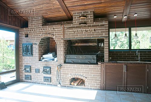 Пример внутренней отделки комбинированного загородного дома с цокольным этажом в п Ольшанки - 46