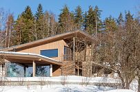 Построенный современный энергоэффективный загородный дом класса премиум с отделкой планкеном в Выборгском районе - мини - 77