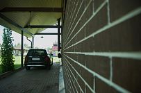 Строительство двухэтажного каркасного коттеджа шале около 300 кв м с комбинированной отделкой коричневым кирпичом и деревом в п Володарский - мини - 29