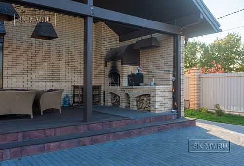 Летняя кухня с террасой барбекю и бильярдной в Оликах под ключ - 15