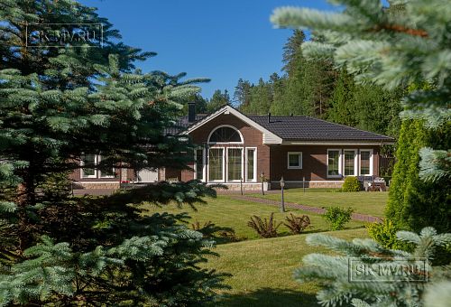 Одноэтажная усадьба в английском стиле в КП Галактика, технология каркас - 1