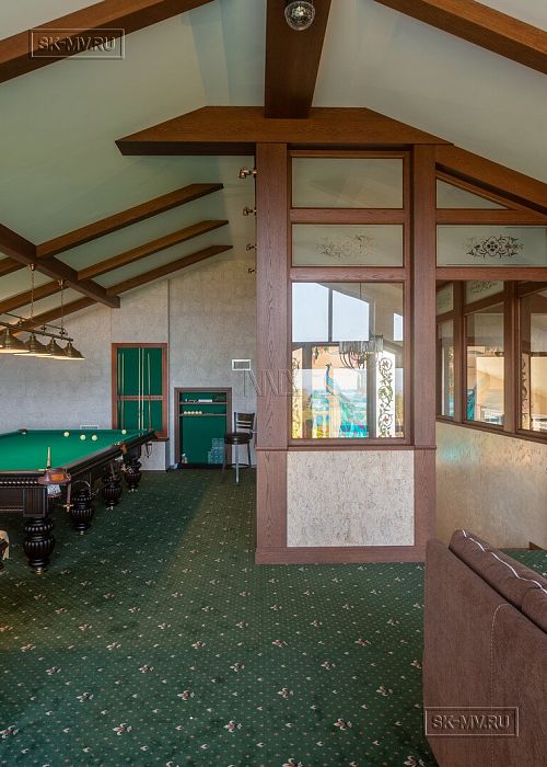 Интерьер загородного дома в Пениках