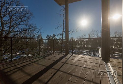 Построенный современный энергоэффективный загородный дом класса премиум с отделкой планкеном в Выборгском районе - 39