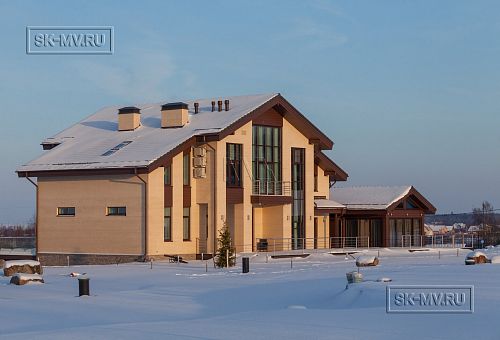 Фото репортаж с места строительства кирпичного дома ок 800 кв м с цоколем и СПА в д Пеники Лен области - 33