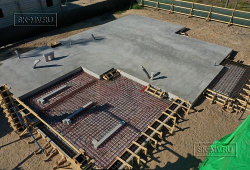 Монтаж индивидуального расчётного фундамента УШП PRO для строительства кирпичного двухэтажного дома в Рощино 2, S плиты = 340 кв.м, Лениградская обл. - 7