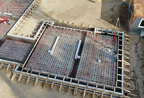 Монтаж фундамента УШП PRO для строительства кирпичного дома площадью ок. 400 кв м в стиле Hi Tech с эксплуатируемой кровлей в Московской области - 4