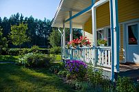 Строительство одноэтажного каркасного дома 95 кв м с фасадной отделкой желтой отделочной доской в г. Приозерск - мини - 11