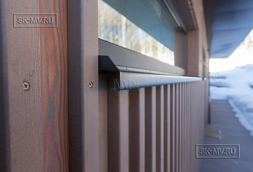 Построенный современный энергоэффективный загородный дом класса премиум с отделкой планкеном в Выборгском районе - 23