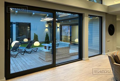 Пример внутренней отделки П-образного загородного дома в Сестрорецке - 26