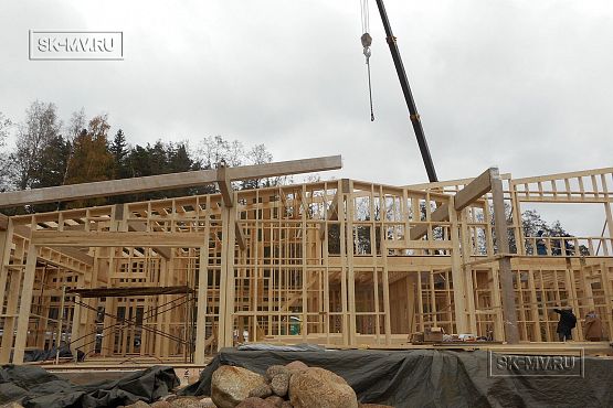 Построенный современный энергоэффективный загородный дом класса премиум с отделкой планкеном в Выборгском районе - 21