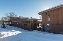 Построенный современный энергоэффективный загородный дом класса премиум с отделкой планкеном в Выборгском районе - мини - 40