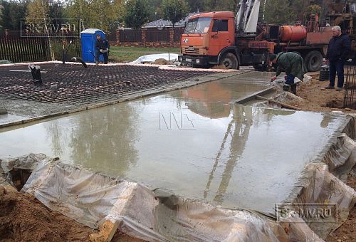 12. Бетонирование фундамента дома