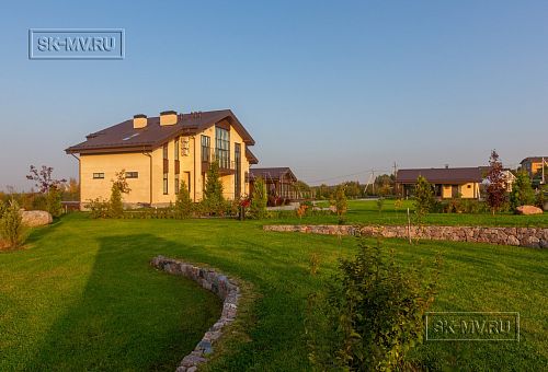 Фото репортаж с места строительства кирпичного дома ок 800 кв м с цоколем и СПА в д Пеники Лен области - 57