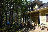 Построенный двухэтажный каркасный коттедж в комаровском стиле в п Комарово - мини - 3