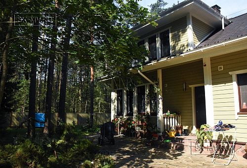 Построенный двухэтажный каркасный коттедж в комаровском стиле в п Комарово - 3