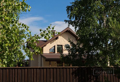 Строительство каркасного теплого дома с большой террасой под кровлей в Низино - 3