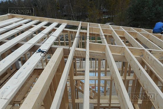 Построенный современный энергоэффективный загородный дом класса премиум с отделкой планкеном в Выборгском районе - 15