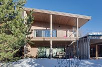 Построенный современный энергоэффективный загородный дом класса премиум с отделкой планкеном в Выборгском районе - мини - 59