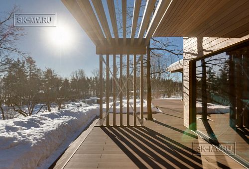 Построенный современный энергоэффективный загородный дом класса премиум с отделкой планкеном в Выборгском районе - 69