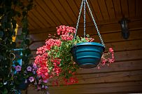 Построенный каркасный дом в п Озерное чуть более 170 кв.м с комбинированной отделкой бежевым кирпичом и зеленой отделочной доской, с террасой, навесом на два автомобиля и четырьмя спальнями - мини - 10