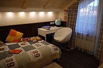 Пример внутренней отделки комбинированного загородного дома с цокольным этажом в п Ольшанки - мини - 15