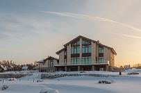 Фото репортаж с места строительства кирпичного дома ок 800 кв м с цоколем и СПА в д Пеники Лен области - мини - 16