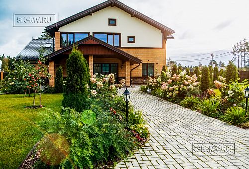 Строительство большого двухэтажного газобетонного коттеджа с комбинированной фасадной отделкой кирпичом и штукатуркой в КП Сосновое - 24