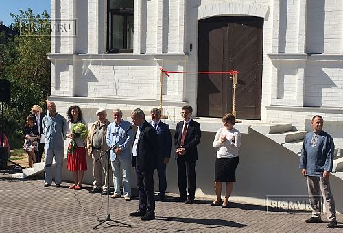 Фото репортаж с места строительства Дома художников 1600 кв м из кирпича с цокольным этажом по старинным чертежам 19 века в Тарусе Калужской области - 8