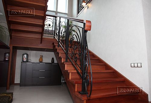 Дизайн интерьера в классическом стиле загородного дома с мансардой в кп Галактика - 5