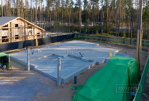 Монтаж индивидуального расчётного фундамента УШП PRO для строительства кирпичного двухэтажного дома в Рощино 2, S плиты = 340 кв.м, Лениградская обл. - 48