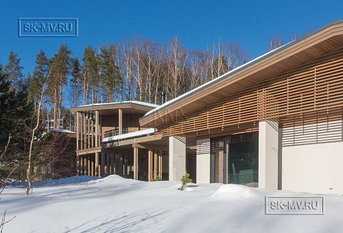 Построенный современный энергоэффективный загородный дом класса премиум с отделкой планкеном в Выборгском районе - 66