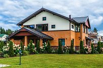 Строительство большого двухэтажного газобетонного коттеджа с комбинированной фасадной отделкой кирпичом и штукатуркой в КП Сосновое - мини - 44